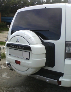 Пластиковый бокс (чехол) запасного колеса Mitsubishi PAJERO 4 (КРАШЕНЫЙ в цвет автомобиля)|escape:'html'